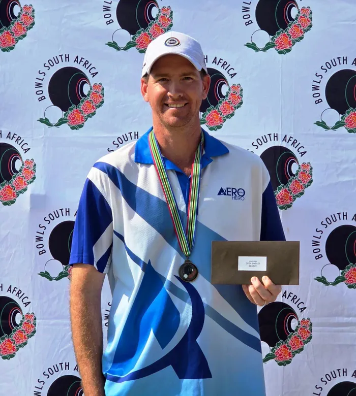 Hillcrest’s Wayne Roberts with his BSA Open singles silver medal. 
