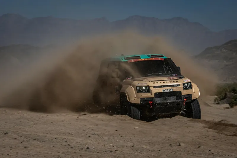 Rokas Baciuška leads Defender sweep as Marathon stage tests Dakar crews