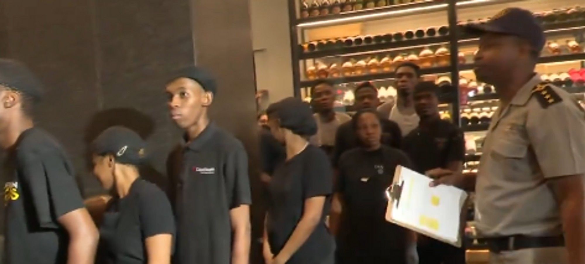 Four undocumented workers and HR manager arrested at Tang restaurant in(02)