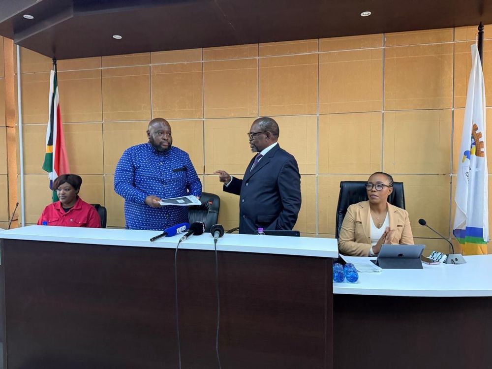 Godongwana calls for change in Ditsobotla's governance as he hands over recovery plan