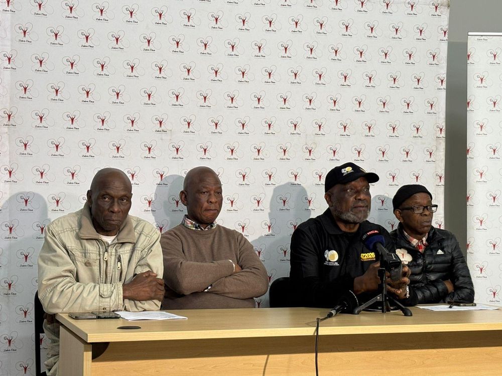 Le membre sortant du NEC de Safa, Buddha Mathathe, exhorte Danny Jordaan, accusé de fraude, à démissionner