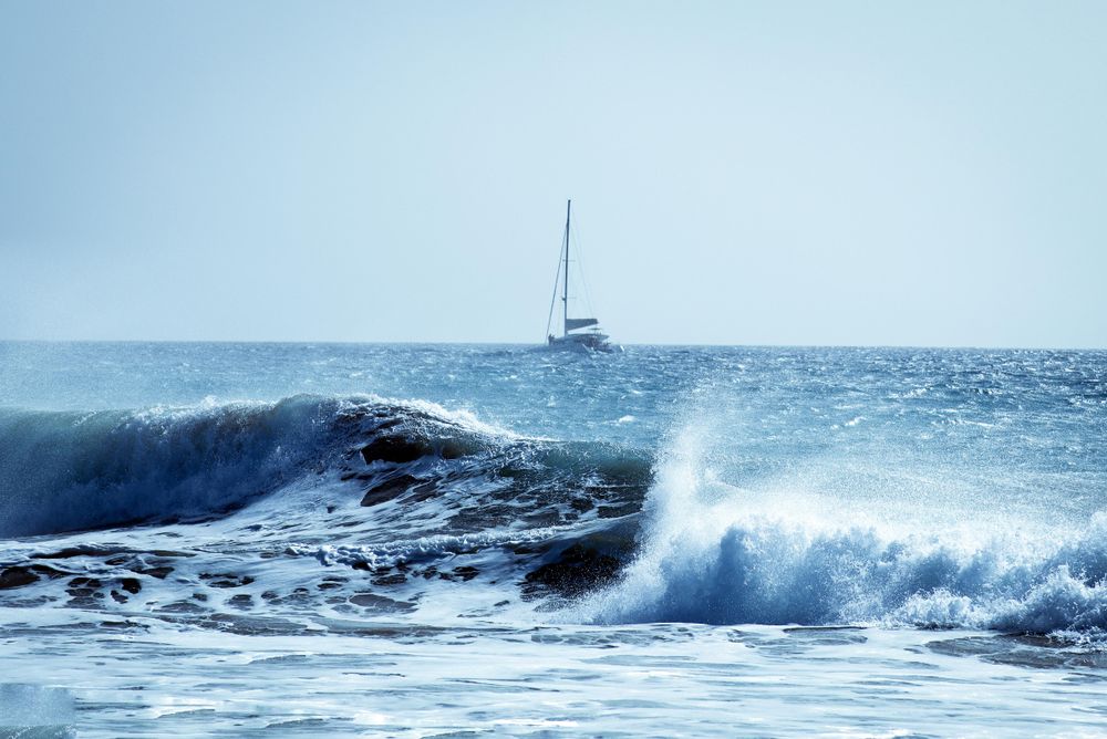 Polizei stoppt Schnellboot mit Kokainladung im Wert von 570 Millionen ...