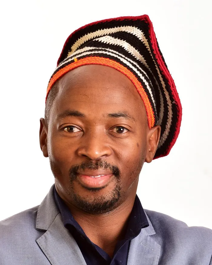 Ayanda Holo 