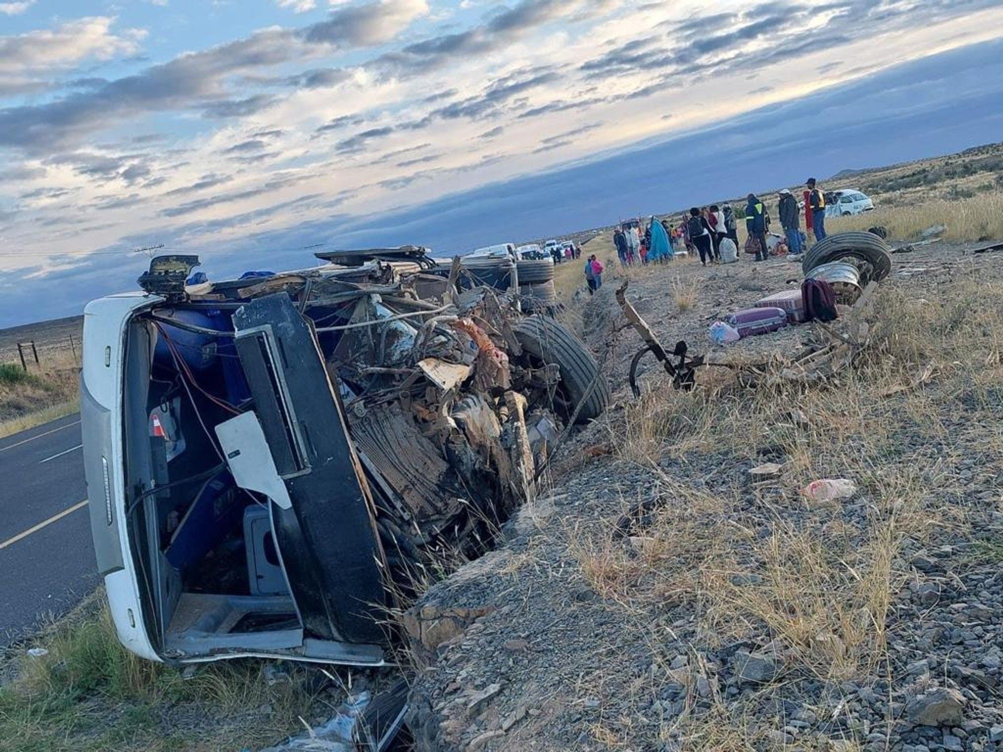 邦楽 DUGOUT ACCIDENT Tragic start to long weekend as 11 die, 13 hurt in Good