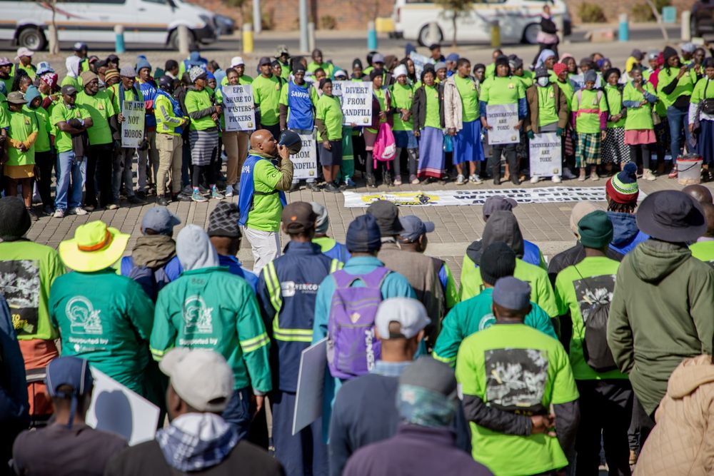 Waste pickers receive financial injection