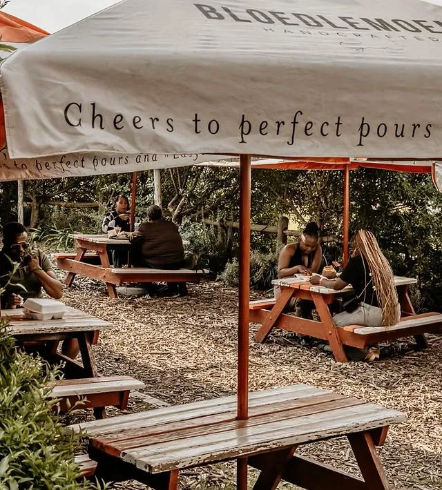 The 4 Ways Farmers Market is the ideal spot to enjoy live music while you browse thrifted finds or treat yourself to a fantastic variety of food.
