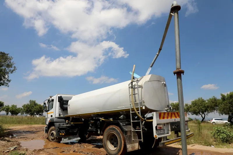 Political battle erupts in Tshwane over R777 million water tanker spending