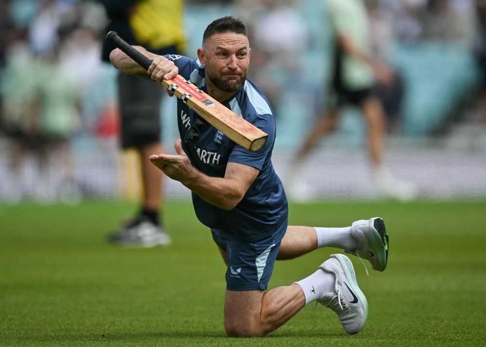 Brendon McCullum démis de ses fonctions d'entraîneur de l'équipe d'Angleterre de Test après une série de défaites et de drames en dehors du terrain
