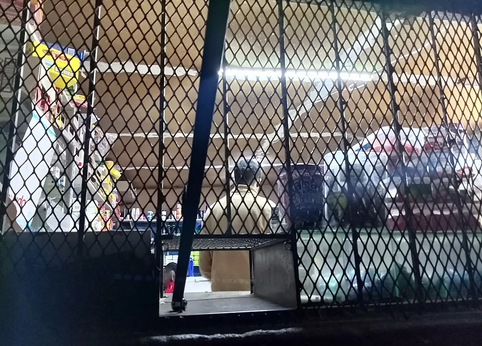 Foreign shops turf war: Young Somali man killed and pregnant woman shot in Delft - Vimarsana News