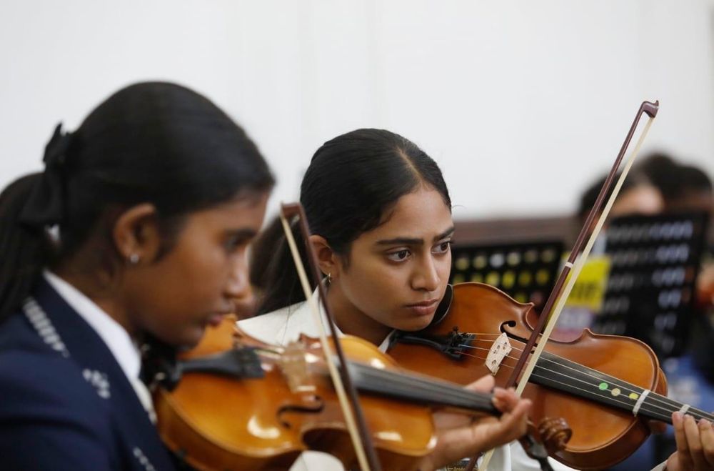 Pop-up orchestra of 143 musicians performs at Greyville concert - IOL