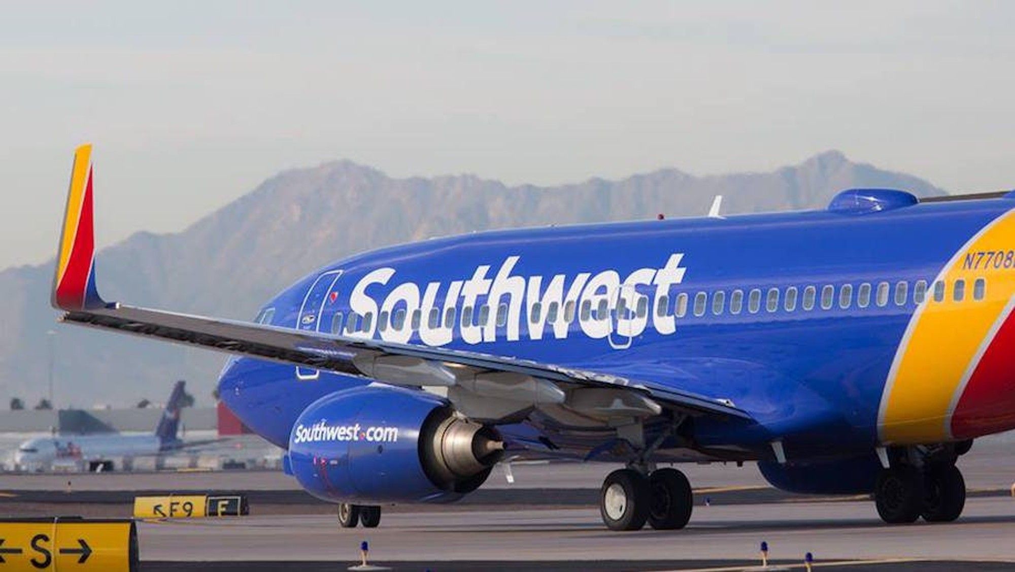 Former Southwest pilot accused of exposing genitals during flight(02)