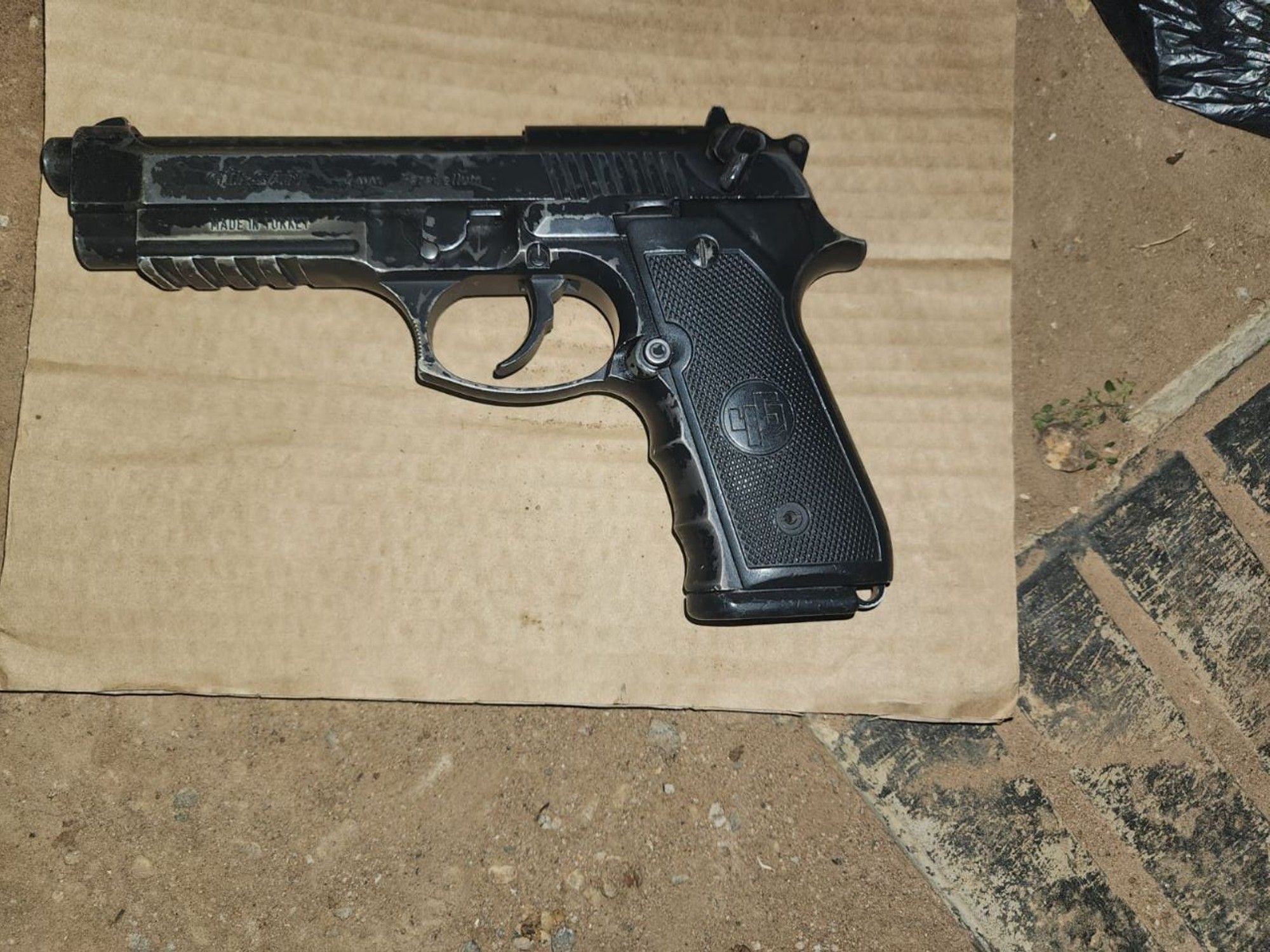 Smoking gun: Convicted cop killer leads officers to pistol he allegedly ...