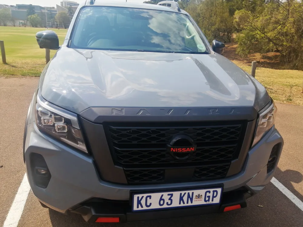 Nissan Navara 2.5D Pro-4x2 double cab