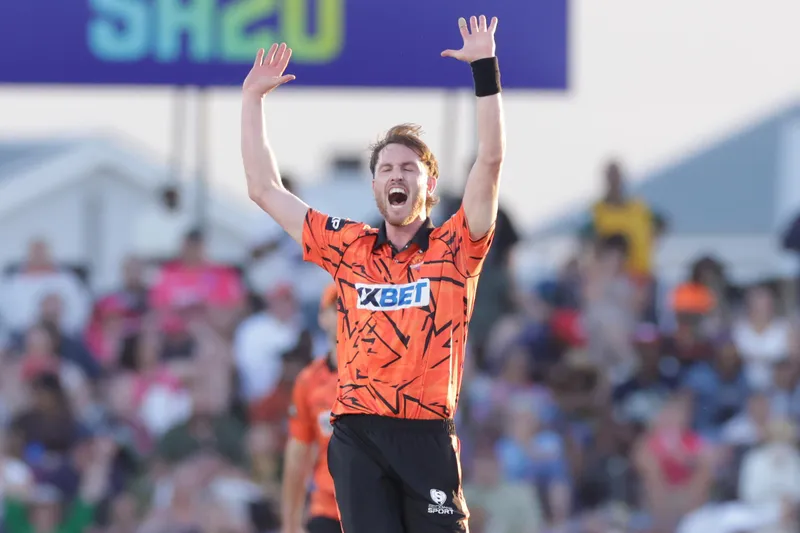 Quinton de Kock and Adam Milne power Sunrisers Eastern Cape to top of SA20 table