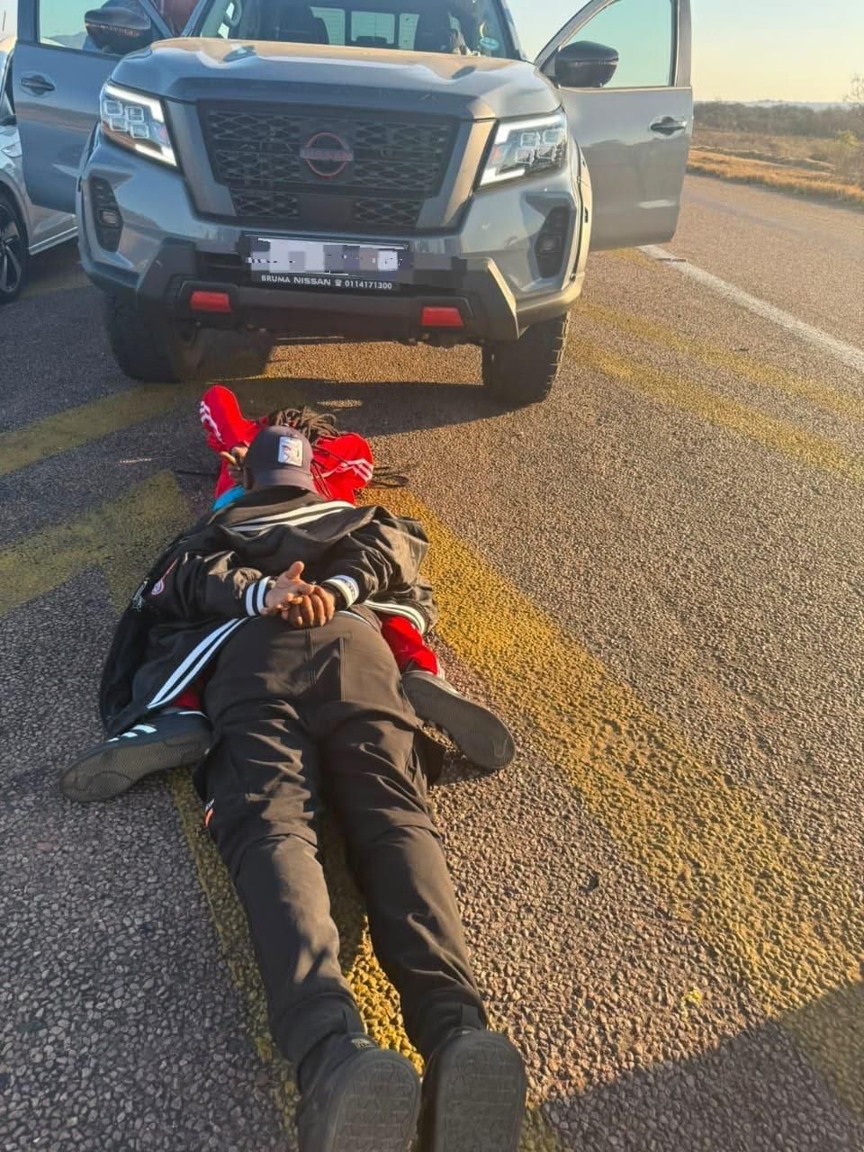 Drei Festnahmen bei Sicherstellung zweier gestohlener Nissan Navaras im ...
