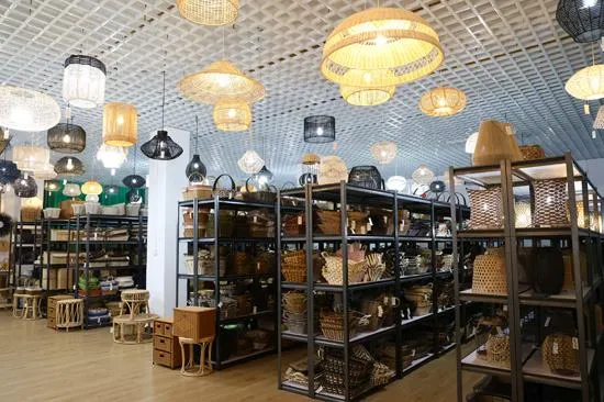 Photo shows silvergrass and bamboo weaving products displayed in Bobai county, south China's Guangxi Zhuang Autonomous Region. 