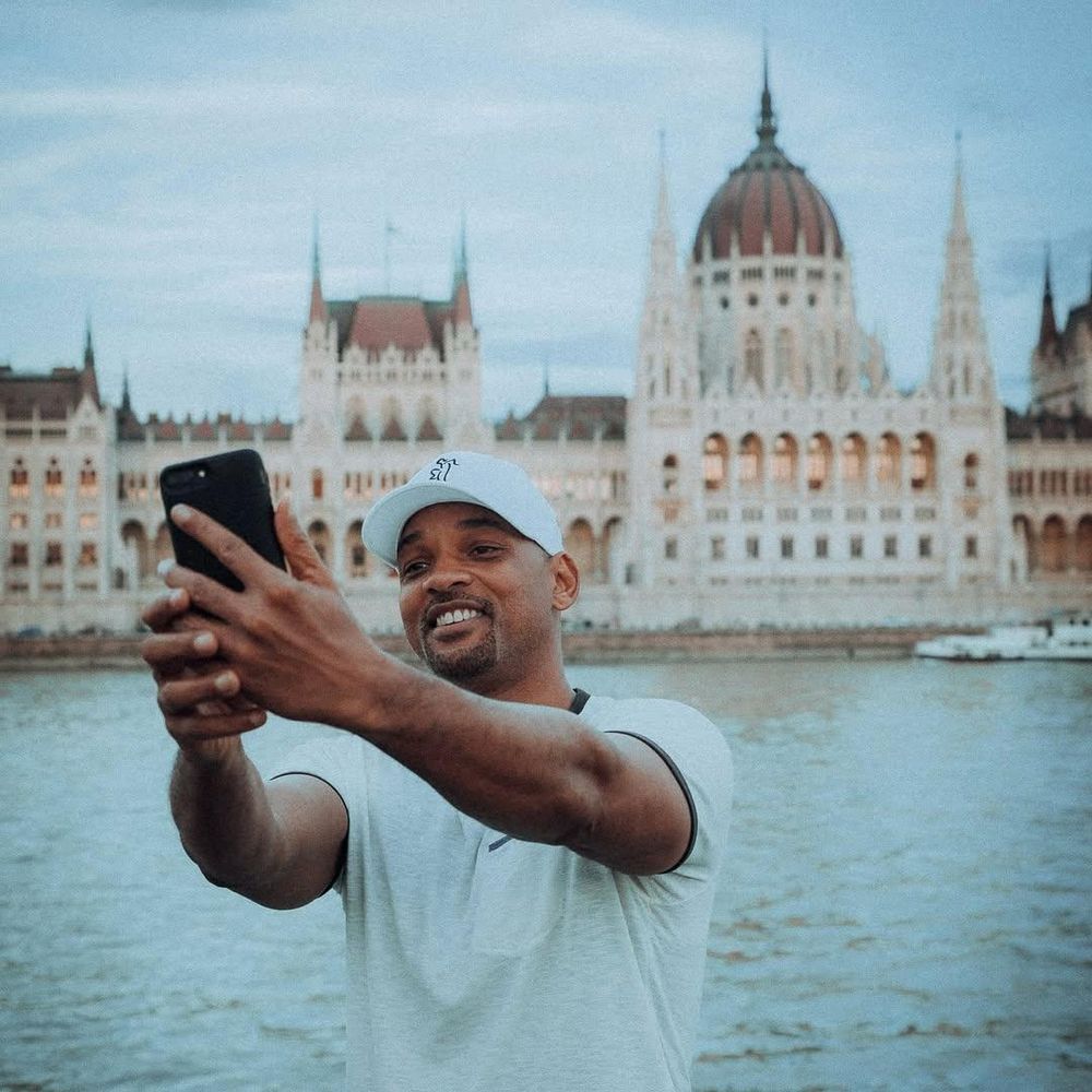 American travel creator thanks Will Smith for his kindness after Cape Town robbery