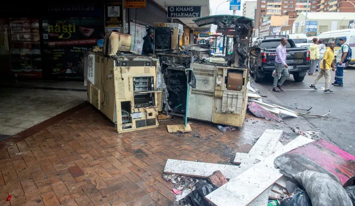 A fire broke out at a printing shop on Denis Hurley Street (Queen Streeet) in Durban’s CBD on Tuesday morning.
A flammable liquid is suspected to have been used, while the circumstances are under investigation.
