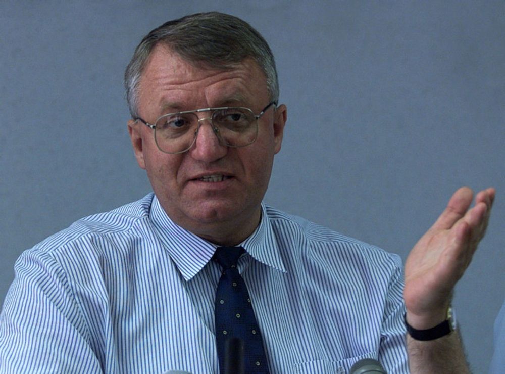 EU urges Serb crackdown on war crimes suspect