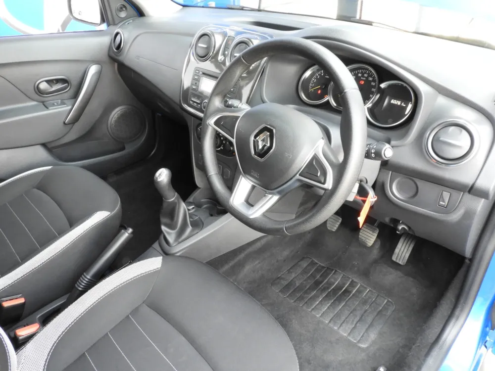 The Sandero Stepway interior design proved quite basic