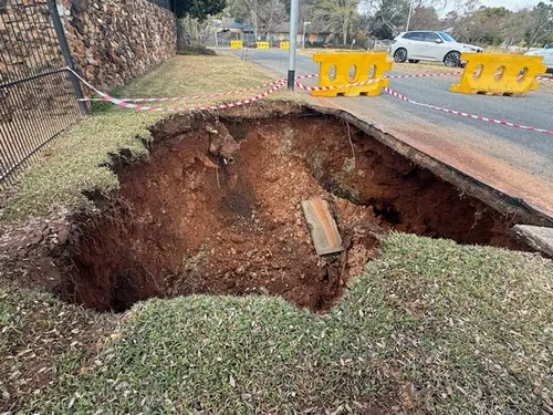 ‪ Sinkhole