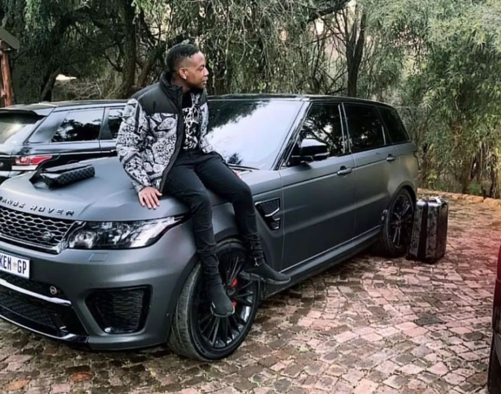 SAPS probes shooting at former Zimbabwean president Robert Mugabe’s Hyde Park home