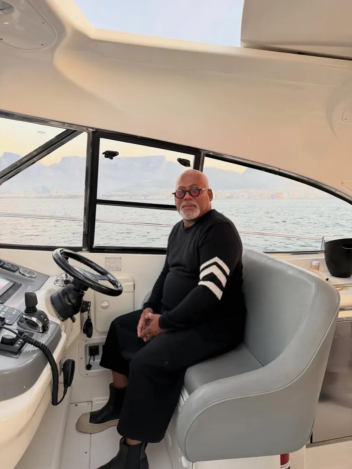 South African music legend Jonathan Butler spent the weekend enjoying a boat ride in Cape Town, sharing moments from the outing on social media.
