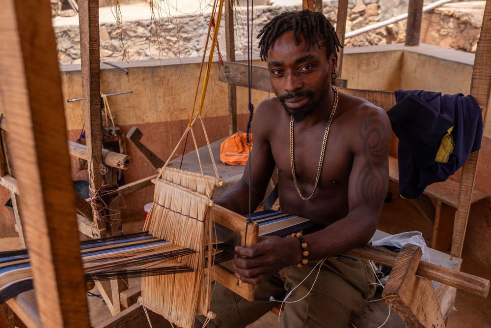 Nigeria's in vogue handwoven fabric makers resist automation