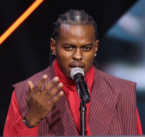 Musa Keys wins Best Styled Artist at Metro FM Awards, cementing fashion icon status