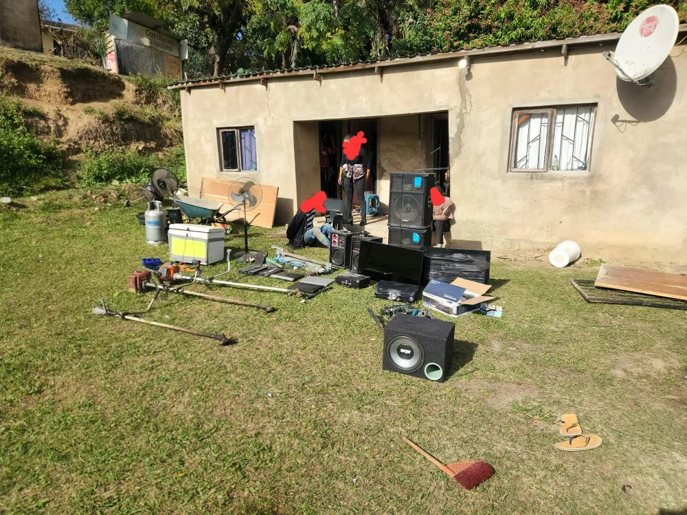 Two suspects arrested with stolen items, one found sleeping in metro ...