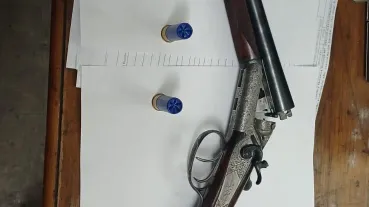 The shotgun recovered during the police operation linked to the theft of a motor vehicle by gang-affiliated women in Hermanus.