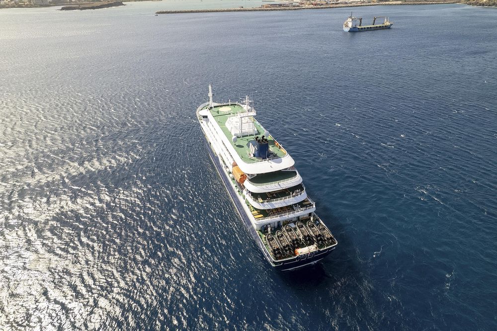 Urgent health alert issued for SA flight passengers following hantavirus outbreak on cruise ship