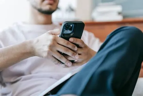 Scrolling endlessly to unwind? It could be making you feel worse.