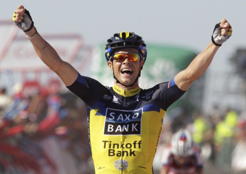 Roche leads Vuelta