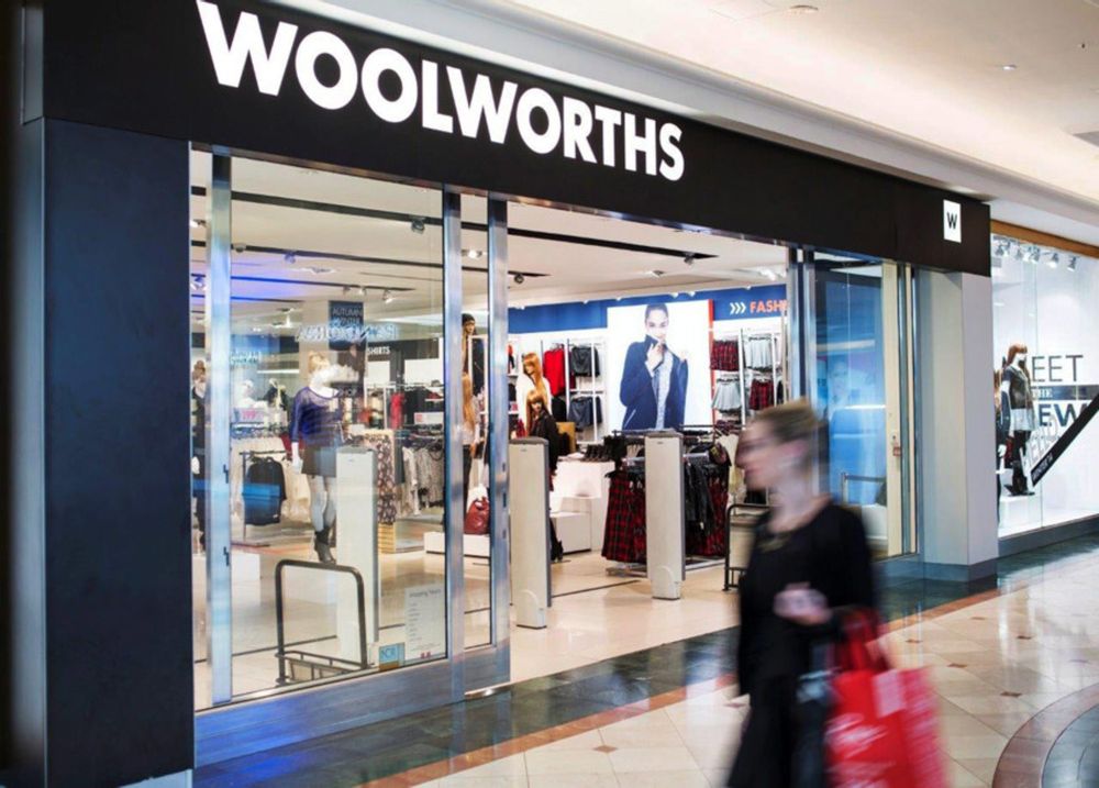 Woolworths shares drop 4.23% after holiday sales slow in Australia