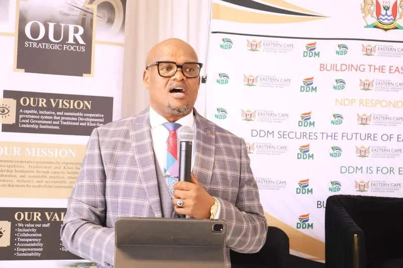 Isizini yolwaluko isaqala sekubhubhe abakhwetha abahlanu eMpuma Koloni