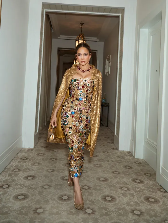 jlo dress birthday Jennifer Lopez stuns in couture as she kicks off 57th celebrations in Paris My scene dress up Santana VM Size:0X (10-12)