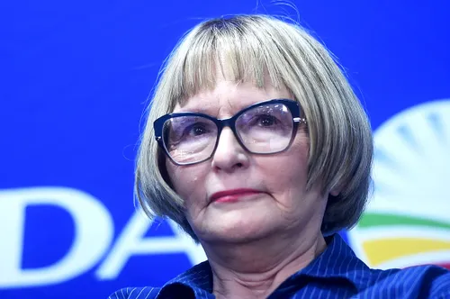 Between combat, clarity and the rational centre