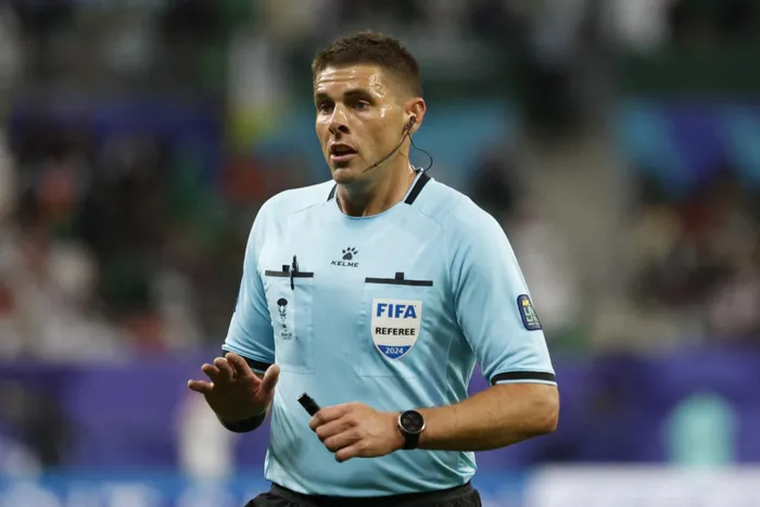 Fifa referee Shaun Evans has been cleared of any wrongdoing.