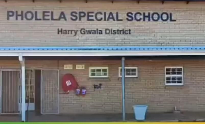 Teachers show resilience in hailstorm while marking Grade 12 exams in Bulwer, KwaZulu-Natal