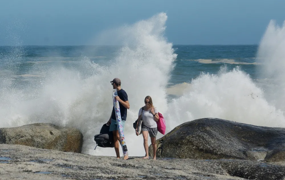Recent combo of wave heights, periods seen in Cape Town a 'one-in ...