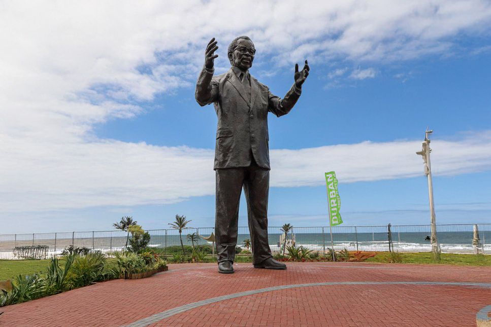 Statues or service delivery? A balancing act in South Africa's symbolic ...