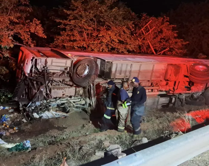A bus travelling from KwaZulu-Natal to the Repatriation Camp in Beitbridge overturned on the N1 south of the Beitbridge Border Post, killing the driver and leaving 11 passengers injured.