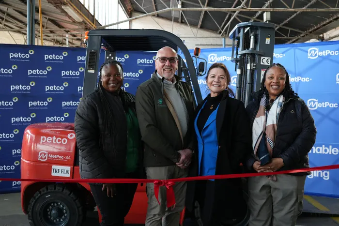 Launching the facility are, from left, main infrastructure sponsor Petco CEO Telly Chauke, Tonkmeter CEO Leon Grobbelaar, Belinda Booker of co-sponsor MetPac-SA and Gauteng provincial waste management officer Palesa Mathibeli.