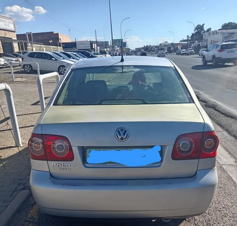 Swift police action leads to arrest of two suspects in De Beers burglary