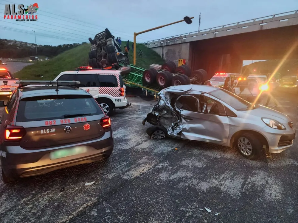 The scene of the crash on the M7 in Durban. Picture: ALS Paramedics
