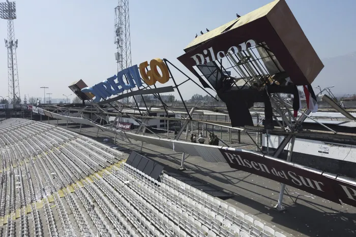 WATCH: Stadium roof full of fans collapses during open training session