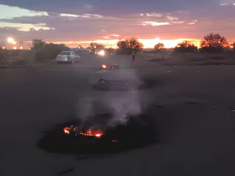 Lerato Park residents block roads over stalled electrification project