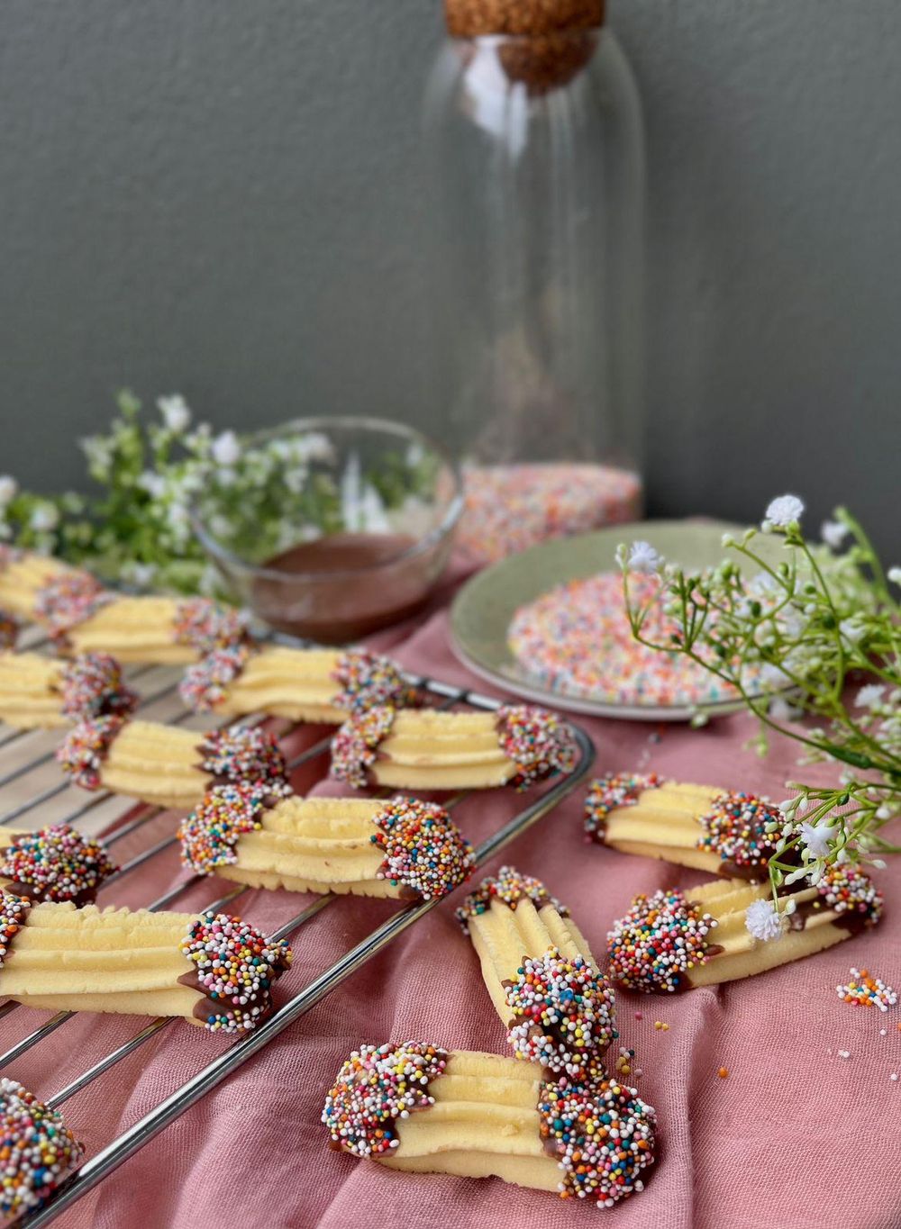 Chocolate-dipped Melting Moments