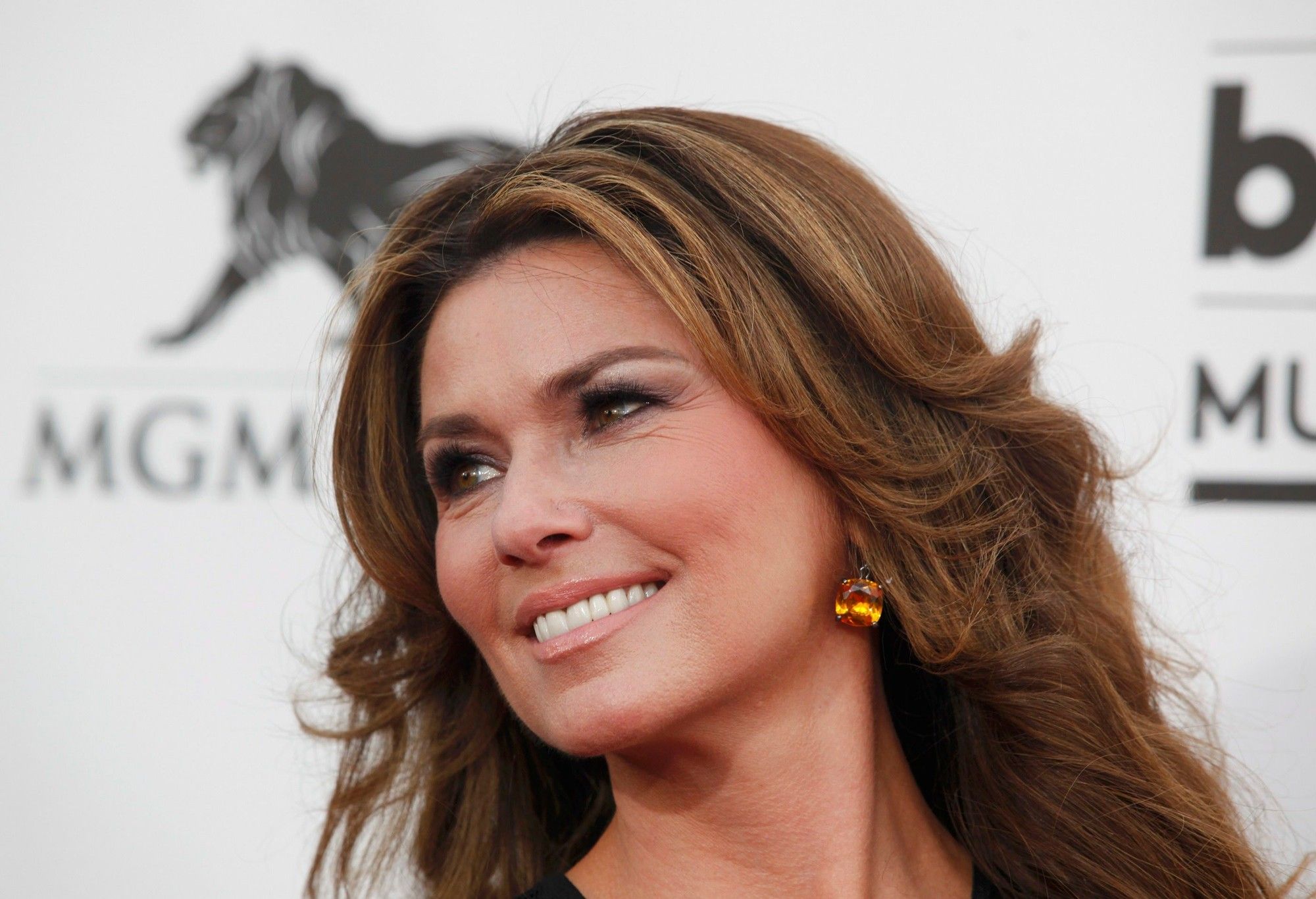 Shania Twain admits she still doesn’t speak to exhusband after his